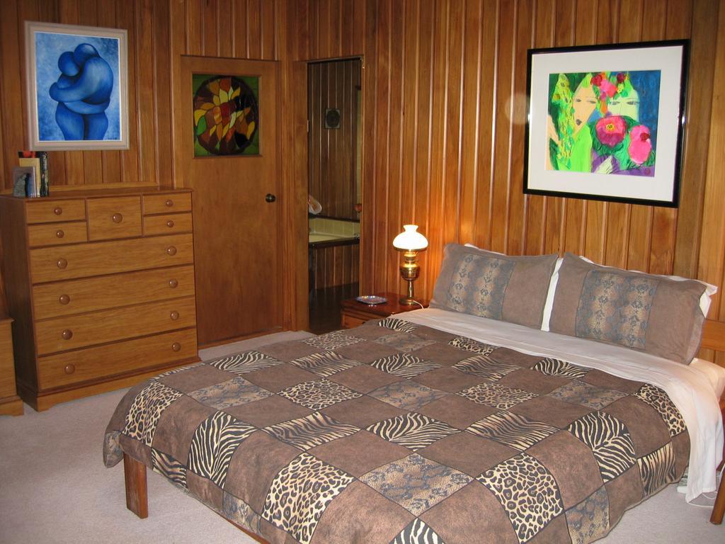 Rapaura Watergardens Bed & Breakfast Tapu Room photo